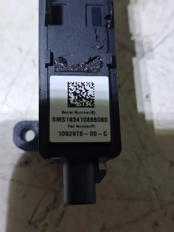 Tesla Model 3 (2017 - 2023) S93410886080 Боковая камера в крыле — фото 5