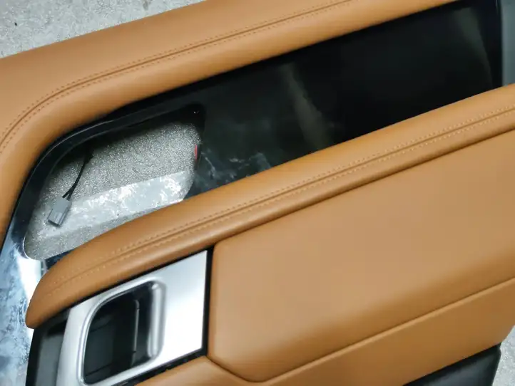 Land Rover Range Rover L405 (2017 - 2022) Обшивка задней двери — фото 6