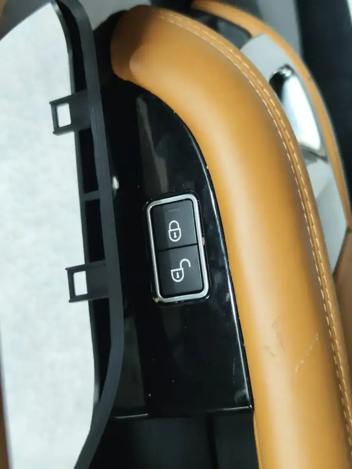 Land Rover Range Rover L405 (2017 - 2022) 700600 Обшивка задней двери — фото 12