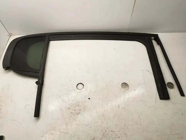 Peugeot 308 (2021 - ) 9835514180 Накладка стекла задней двери — фото 1