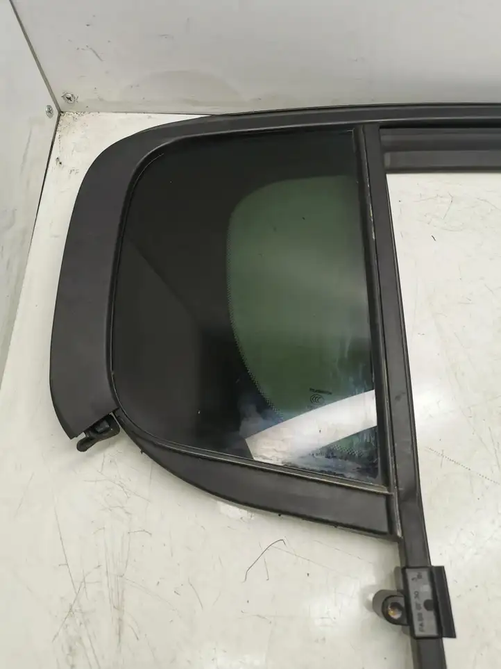 Peugeot 308 (2021 - ) 9835514180 Накладка стекла задней двери — фото 4