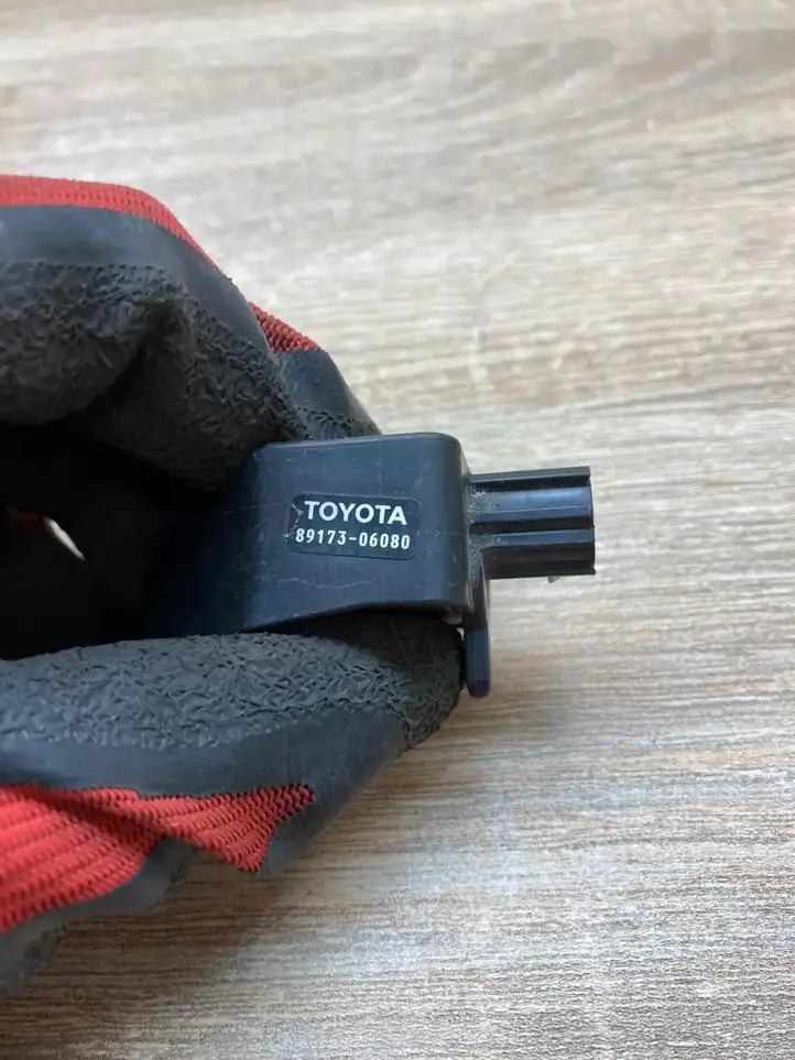 Toyota Avensis Verso (1995 - 2001) 8917306080 Датчик удара SRS — фото 5