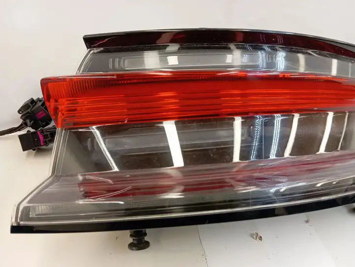 Porsche Macan (95B) (2019 - ) 95B945308A Комплект задних фонарей — фото 5