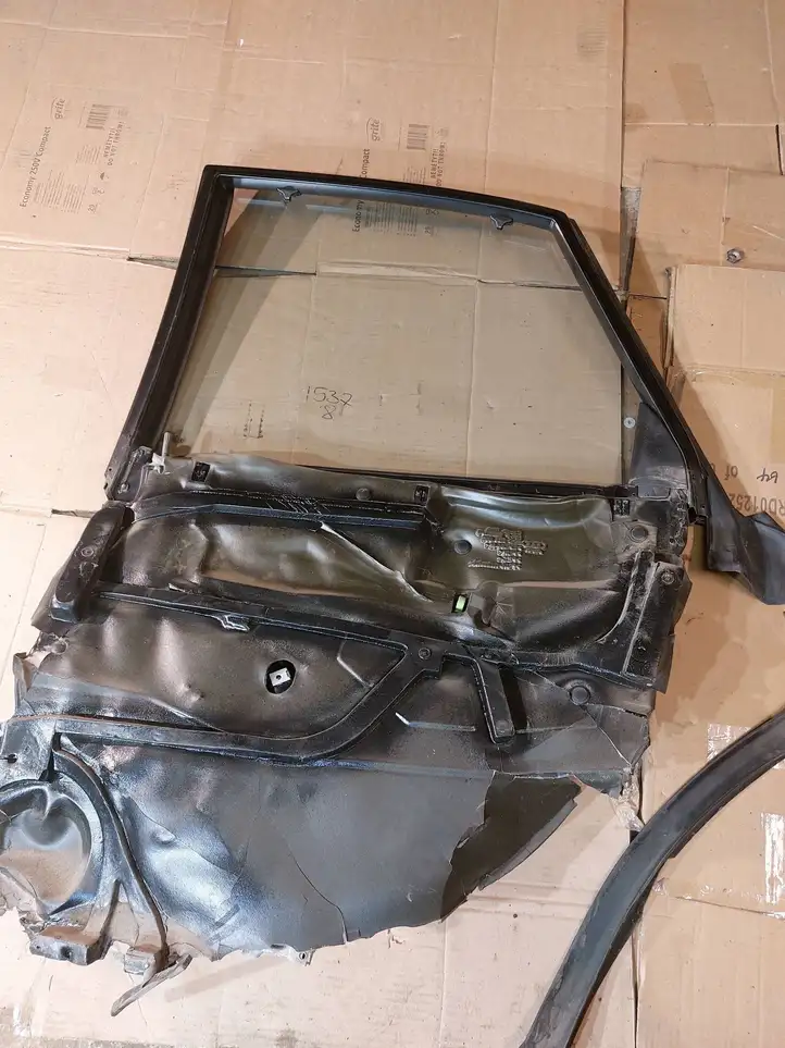 Audi A8 S8 D2 4D (1999 - 2002) 43r001460 Стекло задней двери — фото 3