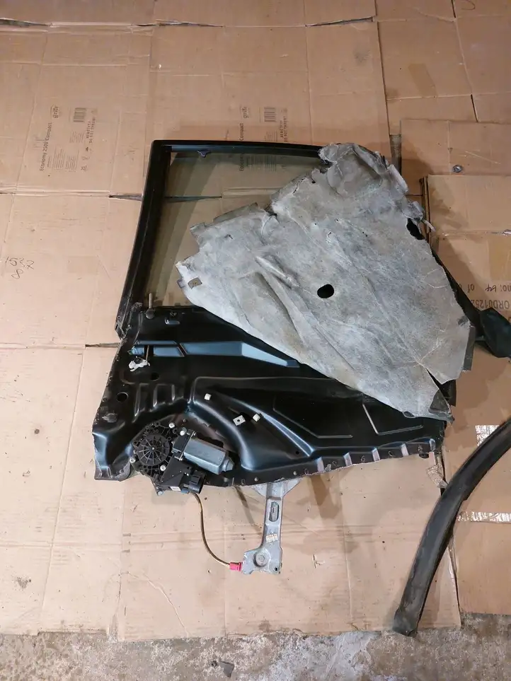 Audi A8 S8 D2 4D (1999 - 2002) 43r001460 Стекло задней двери — фото 4