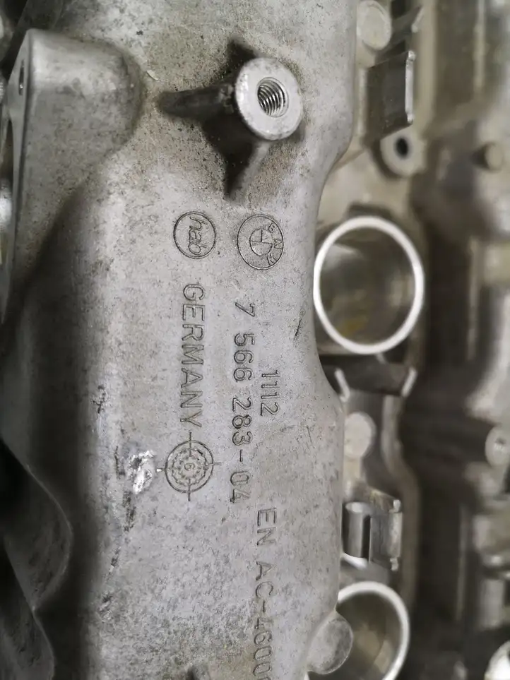 BMW 7 F01 (2008 - 2016) 756628304 Крышка головки блока цилиндров — фото 5