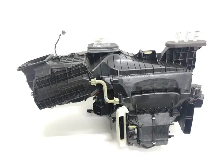 BMW 5 F10 F11 (2009 - 2016) V7411 Комплект системы вентиляции салона — фото 2