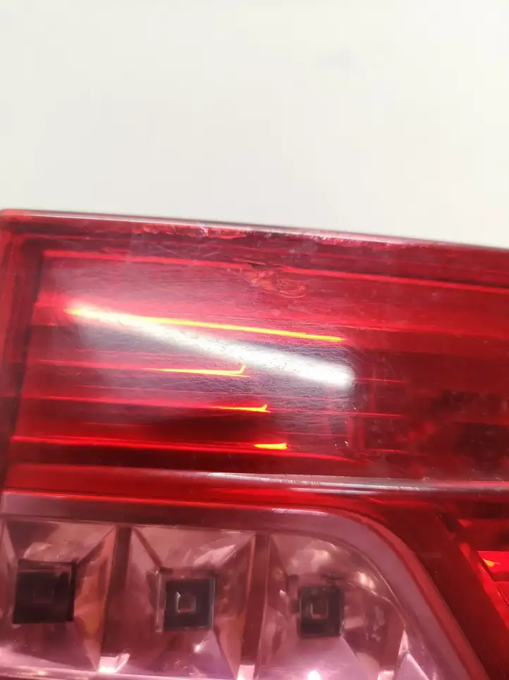 Citroen C5 (2008 - 2017) 9671811380 Задний фонарь в крышке багажника — фото 4