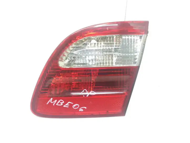 Mercedes-Benz E W211 (2002 - 2009) A2118201464 Задний фонарь в крышке багажника — фото 1