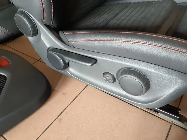 Mercedes-Benz CLA C117,X117,W117 (2013 - 2019) Комплект салона — фото 11
