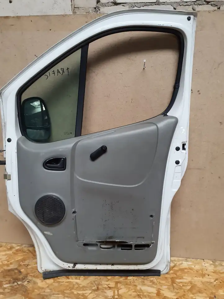Renault Trafic II (X83) (2002 - 2014) Дверь — фото 3