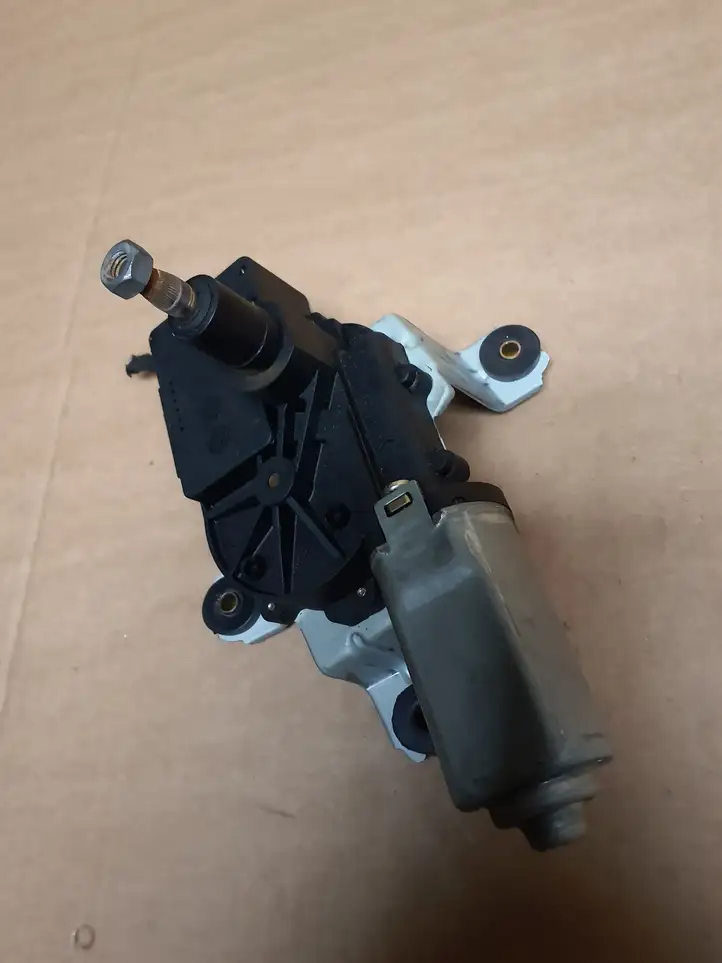 Chevrolet Captiva (2006 - 2011) Двигатель стеклоочистителя заднего стекла — фото 3