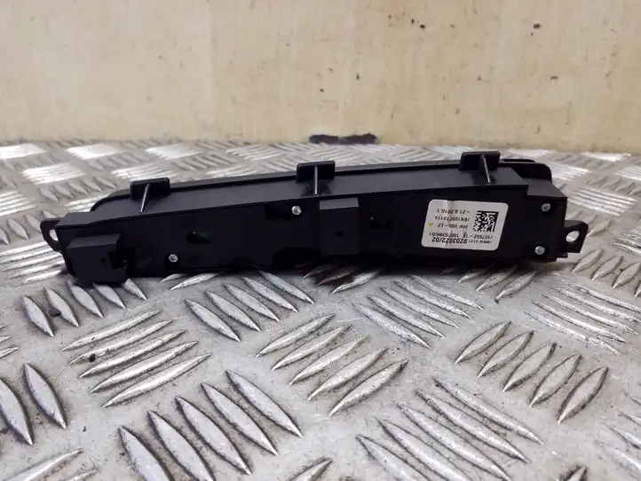BMW X3 F25 (2010 - 2017) 61319203022 Другие включатели / ручки/ переключатели — фото 7