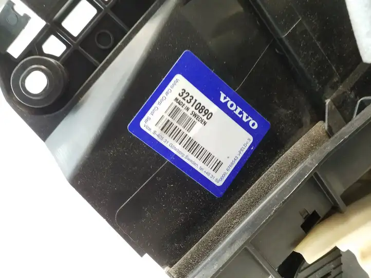 Volvo S90, V90 (2016 - 2020) 32310890 Замок задней двери — фото 3