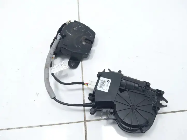 BMW X1 F48 F49 (2015 - 2022) 16367210 Замок крышки багажника — фото 1