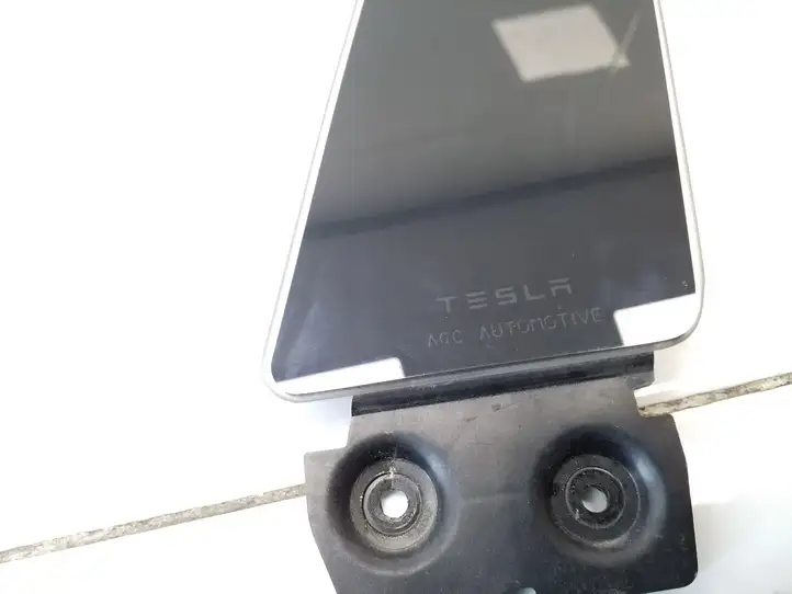 Tesla Model 3 (2017 - 2023) 106910400D Боковая камера в крыле — фото 5