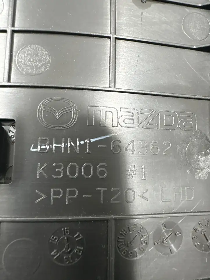 Mazda 3 II (2013 - 2017) BHN164362 Коврик бардачка — фото 5