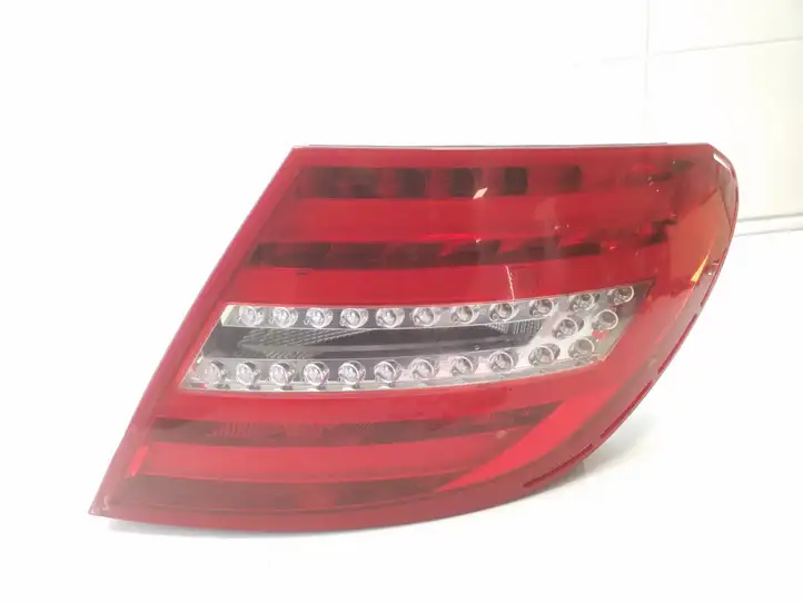 Mercedes-Benz C W204 (2007 - 2014) A2048202764 Задний фонарь в кузове — фото 1