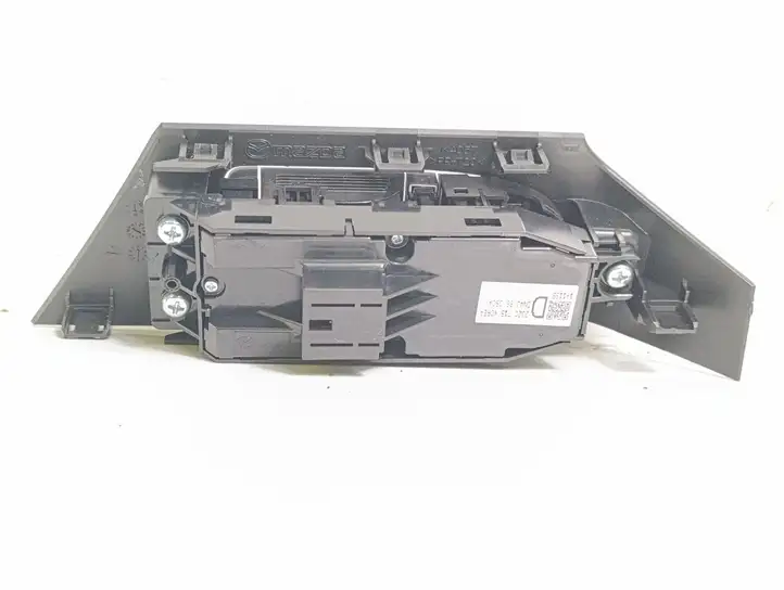 Mazda MX-30 (2020 - ) DN4J66350A Кнопка стеклоподъемников — фото 2