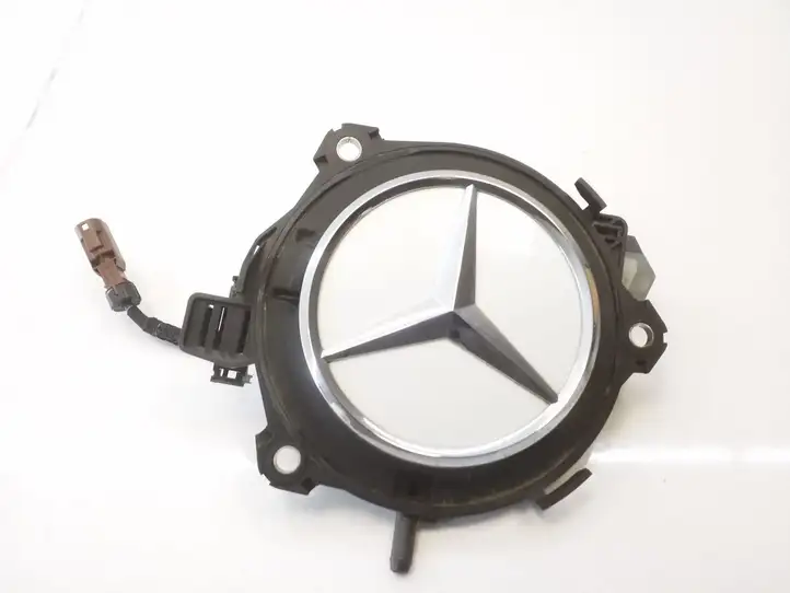 Mercedes-Benz EQC (2018 - ) A0997504600 Ручка багажника с камерой — фото 1