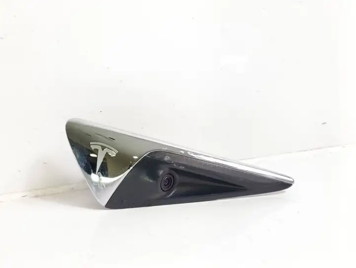 Tesla Model Y (2019 - 2024) 112510600C Боковая камера в крыле — фото 1