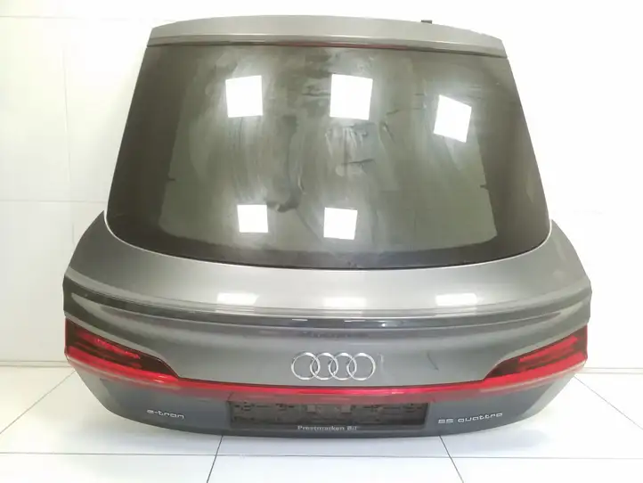 Audi e-tron (2018 - ) Крышка багажника — фото 1