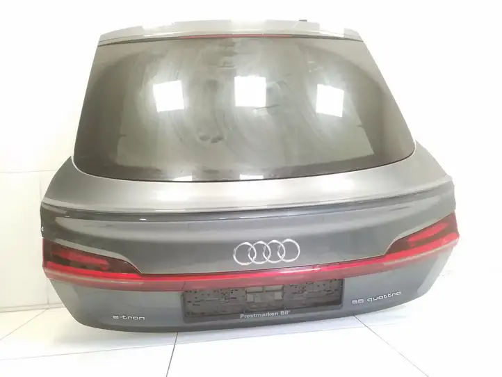 Audi e-tron (2018 - ) Крышка багажника — фото 3