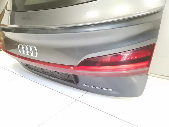 Audi e-tron (2018 - ) Крышка багажника — фото 4