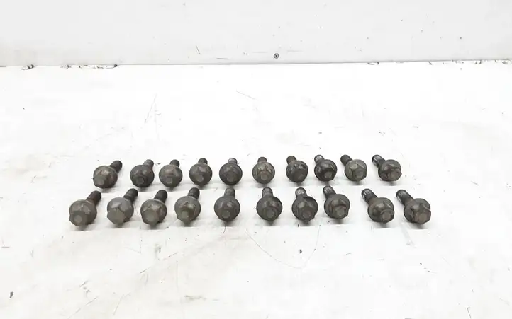 Opel Vivaro (2006 - 2014)   Болты/ гайки