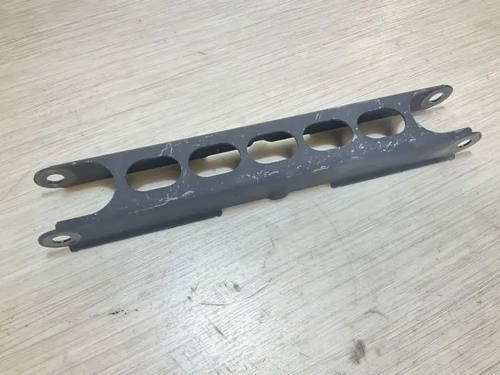 BMW 1 E81 E87 (2004 - 2011)  6763477 Вилы