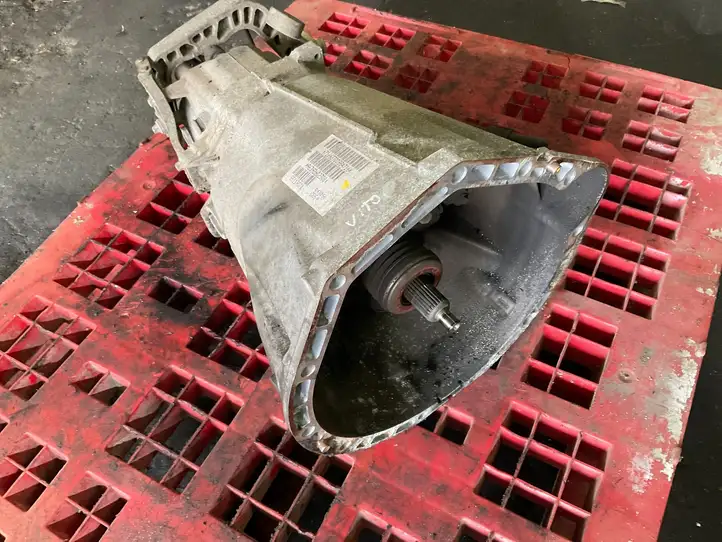 Mercedes-Benz Vito Viano W639 (2010 - 2015) A6392602300 Механическая коробка передач, 6 передач — фото 1