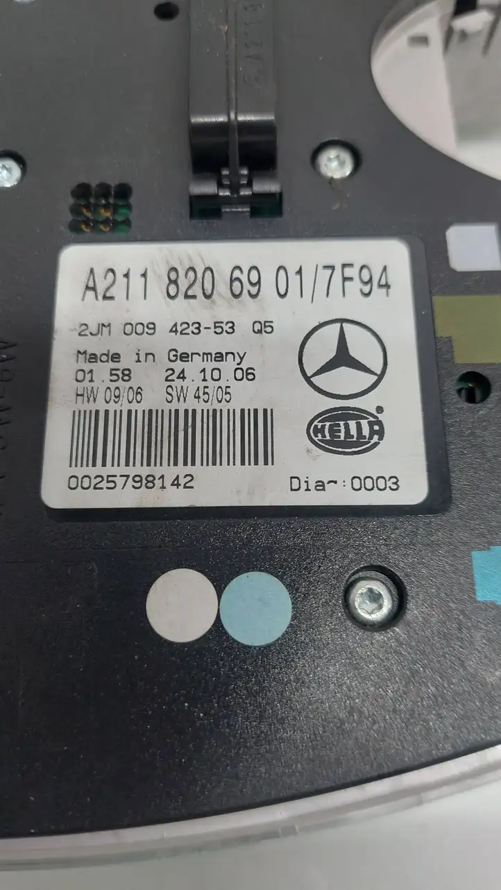 Mercedes-Benz E W211 (2002 - 2009) A2118206901 Передняя подсветка — фото 3