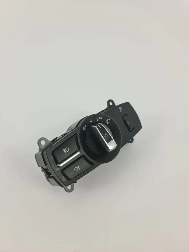 BMW X3 F25 (2010 - 2017) 9192744 Включатель фонарей — фото 1