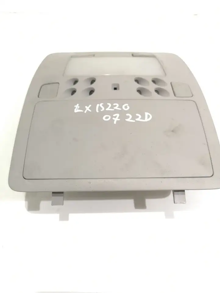 Lexus IS 220D-250-350 (2005 - 2010) 8973253051 Передняя подсветка — фото 1