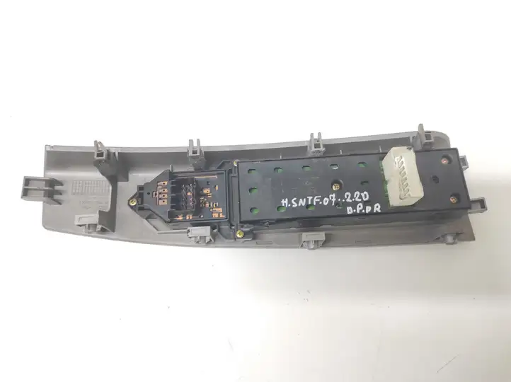 Hyundai Santa Fe (2005 - 2009) 3714951110 Блок кнопок стеклоподъемников — фото 2