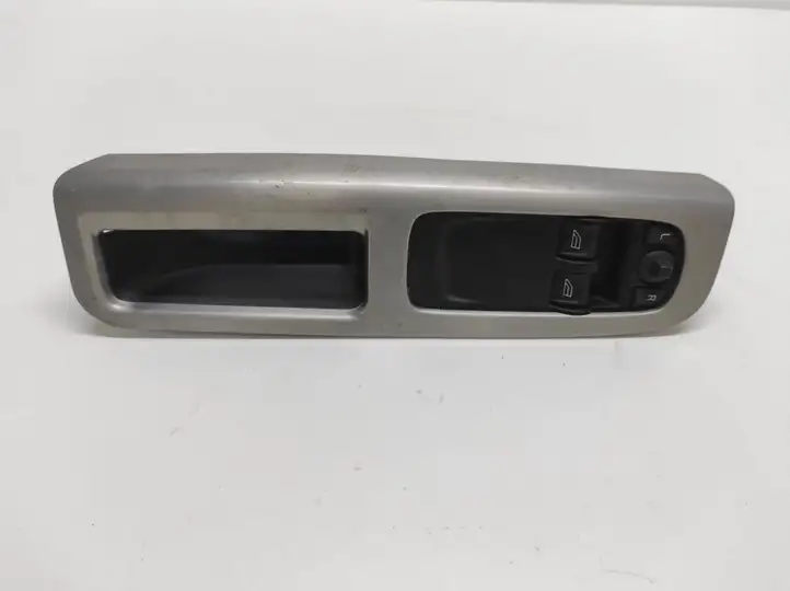 Volvo C30 (2007 - 2010) 30773208 Кнопка стеклоподъемников — фото 1