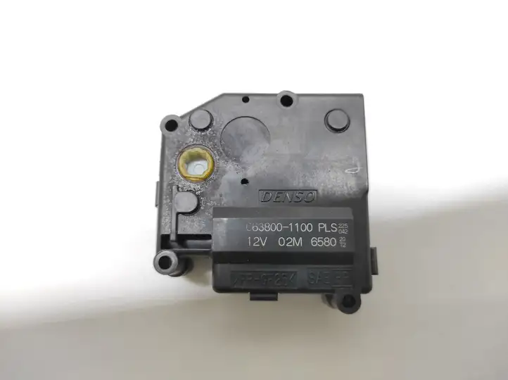 Toyota Prius (XW30) (2009 - 2015) 0638001100 Двигатель задвижки потока воздуха — фото 1