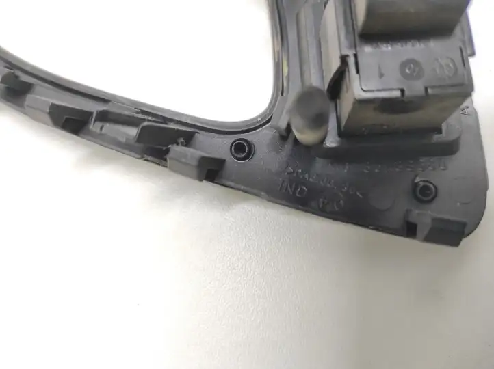 Peugeot 607 (2000 - 2004) 35733680 Кнопка стеклоподъемников — фото 2
