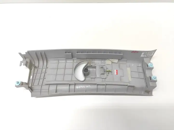 Hyundai H-1, Starex, Satellite (2007 - 2013) 858324H010 Верхняя обшивка стойки B — фото 2