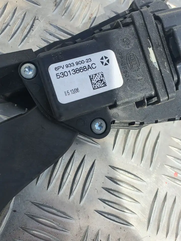 Jeep Cherokee (2001 - 2007) 53013868AC Педаль акселератора — фото 2
