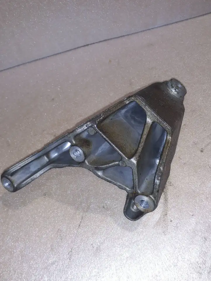 Volkswagen Crafter (2006 - 2016) 076199307 Кронштейн двигателя — фото 2