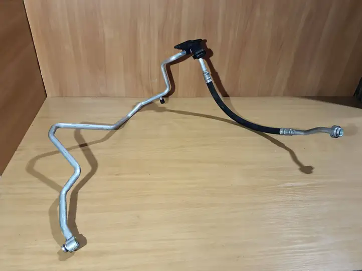 Volkswagen Tiguan (2011 - 2016) 5N0820743H Трубки и шланги кондиционера — фото 1