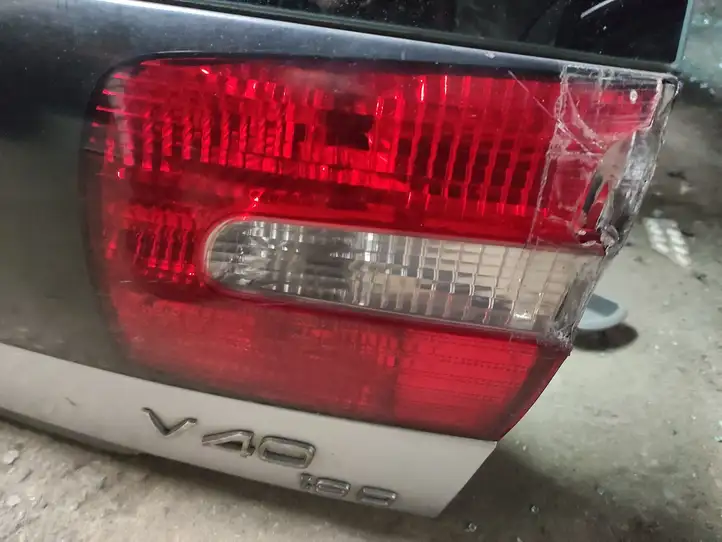 Volvo S40, V40 (2000 - 2004) Крышка багажника — фото 3