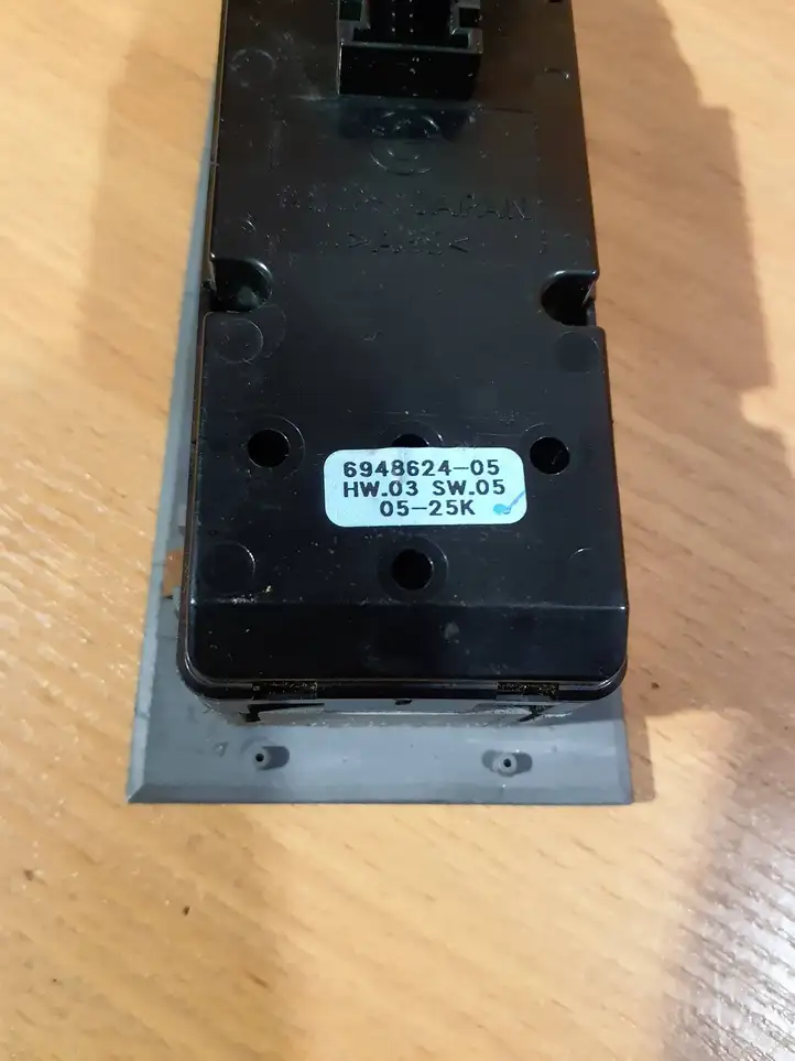 BMW 3 E90 E91 (2005 - 2012) 6948624 Кнопка стеклоподъемников — фото 3