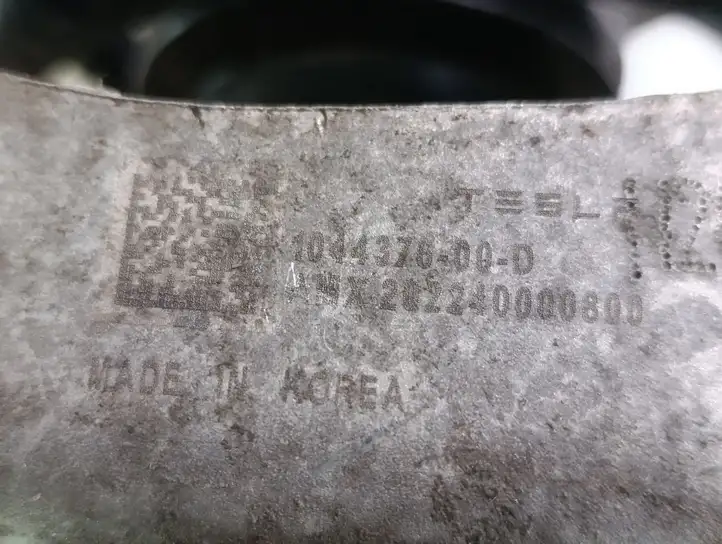 Tesla Model 3 (2017 - 2023) 104436800F Передняя стойка амортизатора — фото 6