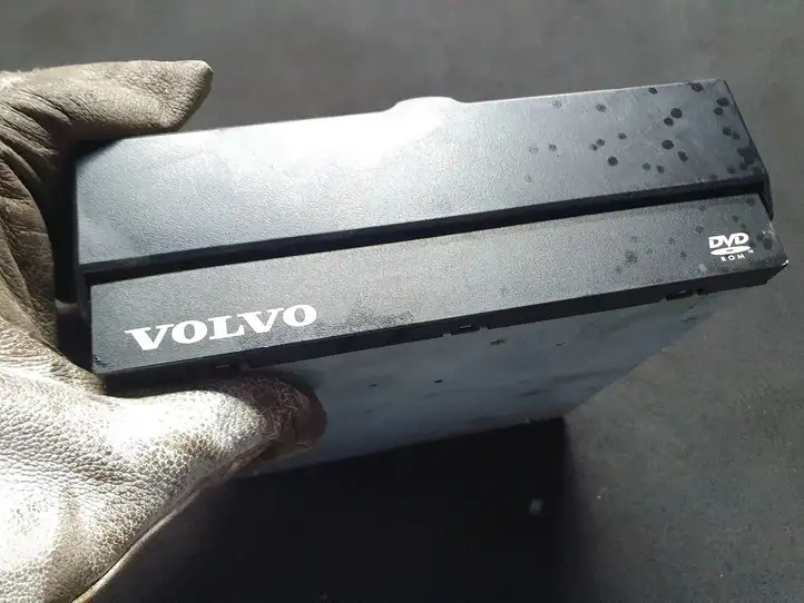 Volvo V70 (2000 - 2004) 307753691 Магнитола / мультимедийная система — фото 3