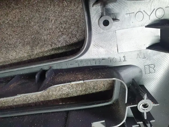 Toyota Yaris Verso (1999 - 2005) 17591797011 Прочие детали салона — фото 4