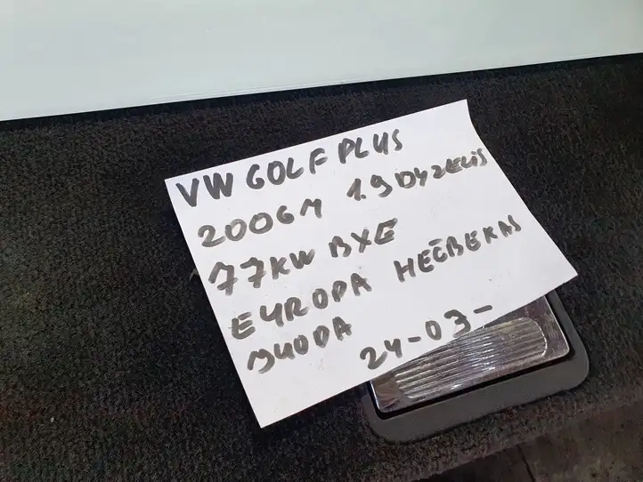 Volkswagen Golf Plus (2004 - 2008) 5M0868077 Прочие детали салона — фото 8