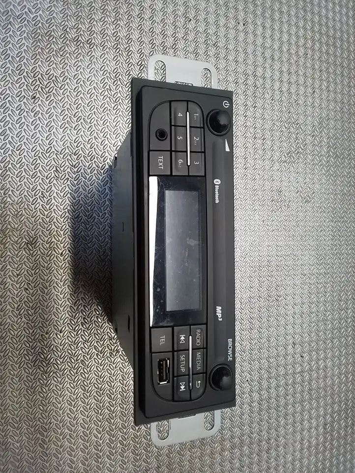 Nissan NV300 (2012 - 2020) 281157115R Магнитола / мультимедийная система — фото 1