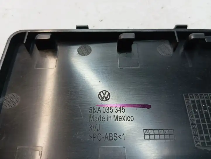 Volkswagen Tiguan (2016 - 2020) 5NA035345 Прочие детали салона — фото 3